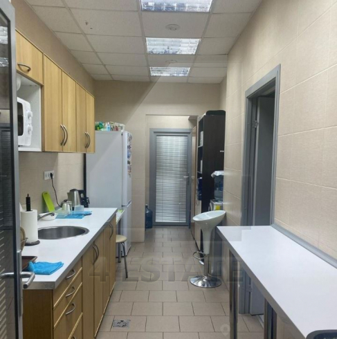 Офисное помещение с отдельным входом, м. Менделеевская.