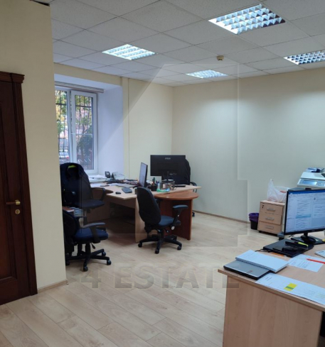 Офисное помещение с отд. входом, м.Цветной б-р.
