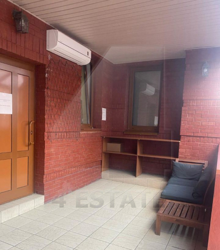 Офисное помещение с отдельным входом, м. Менделеевская.