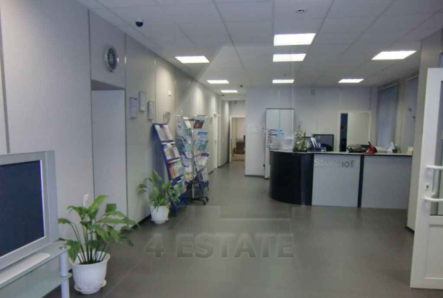 Аренда отдельно стоящего особняка с большой территорией, м.Динамо.