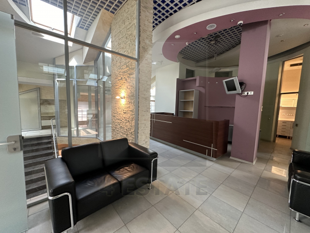 Предлагается на продажу презентабельный особняк класса А, м.Чистые пруды.