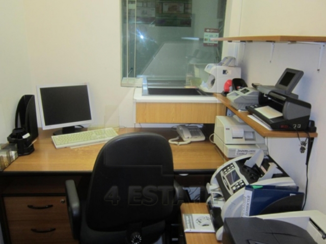 Помещение свободного назначения с отдельным входом(можно банк), м.Кожуховская.