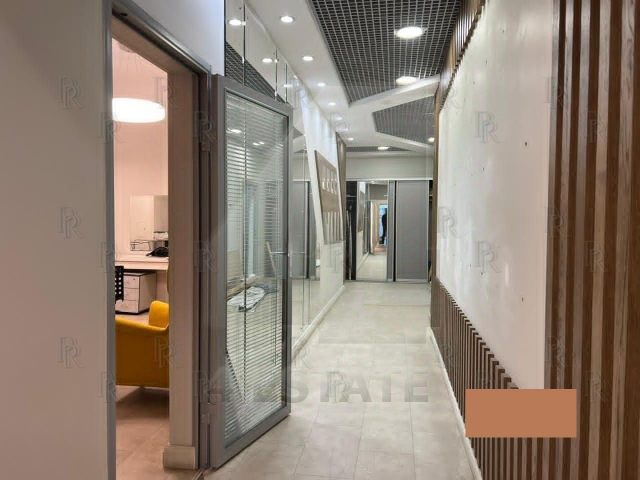 Офисное помещение с отдельным входом, м. Менделеевская.