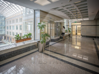 Аренда торговых и офисных помещений в бизнес-центре класса Премиум, м.Площадь революции.