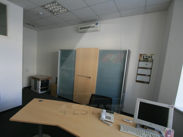 Продаются офисы в бизнес центре класса В+, м.Смоленская.
