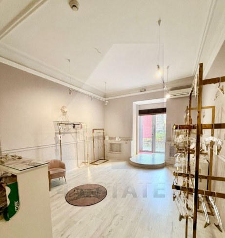 Торговое помещение с отд. входом, м.Баррикадная