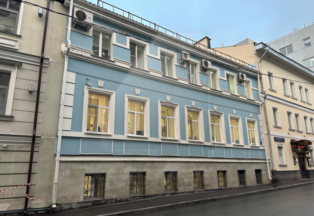 Офисы в презентабельном особняке в аренду, м.Трубная.