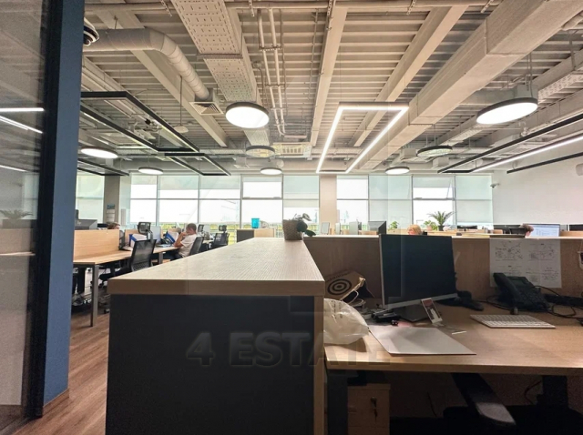 Аренда офисов в новом бизнес-центре" Верейская Плаза 4" м.Давыдковская.