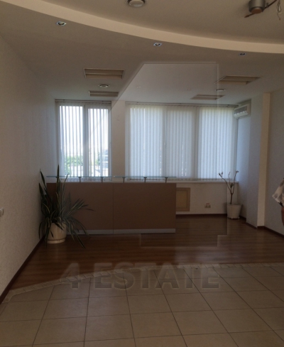 Аренда здание или офисов класса В, м.Киевская.