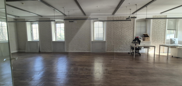 Аренда презентабельного особняка класса В+, м.Курская.