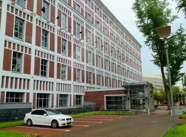 Продажа торговых помещений в бизнес-центре класса А, м.Тульская.