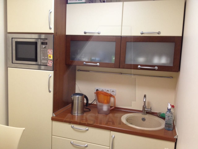 Презентабельный офис с отдельным входом и мебелью, м.Арбатская.