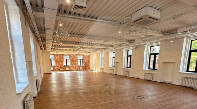 МФК класса А "Три вокзала. Депо ", Комсмольская