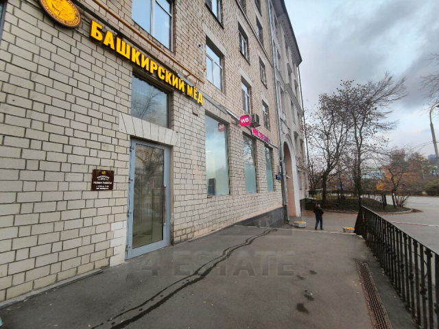 Торговое помещение в аренду, м.Достоевская.