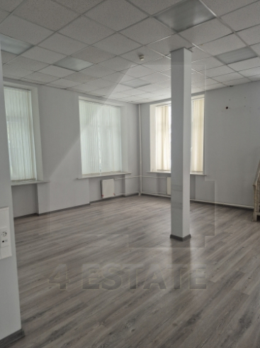 Офисное здание классса В, м. Улица 1905 г.