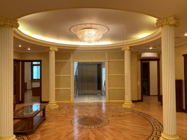 Продажа презентабельного особняка А класса, м.Чистые Пруды.