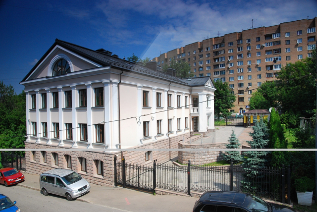 Аренда VIP особняка с дорогой мебелью, м.Смоленская.