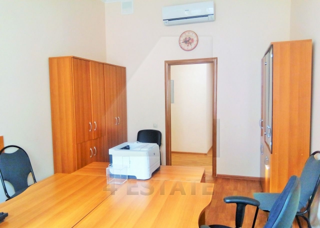 Аренда офисного и банковского помещения в особняке, м.Полянка.