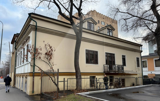 Реконструированный особняк класса В+, м.Достоевская.