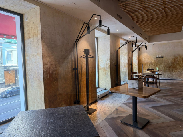 Аренда торгового помещения в особняке класса А, м.Новослободская.