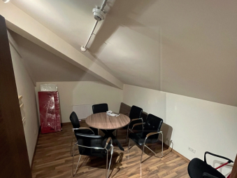 Аренда торговых и офисных помещений в бизнес-центре класса Премиум, м.Площадь революции.