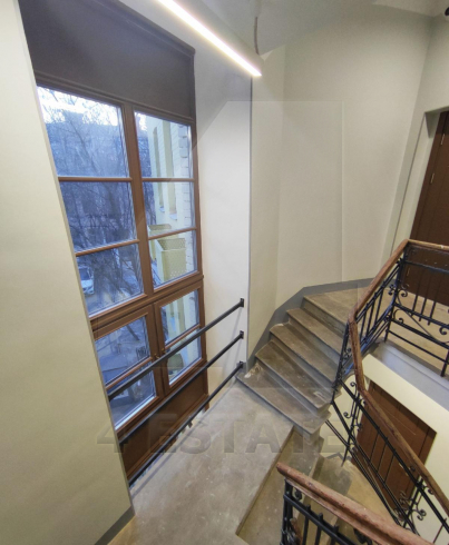 Аренда дизайнерского офиса в БЦ класса В+, м.Новокузнецкая.