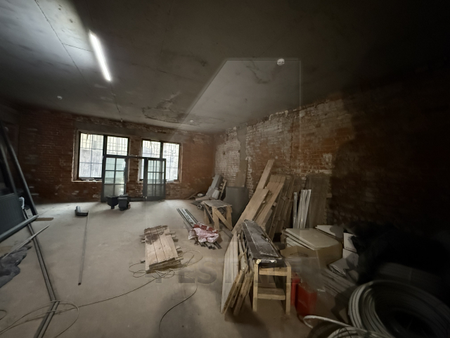 Аренда здания с отдельным входом, м.Парк культуры.