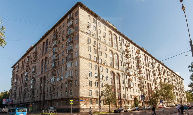 Продажа нежилого помещения с отдельным входом, м.Университет.
