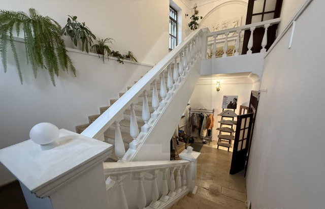 Реконструированный особняк класса В+, м.Достоевская.