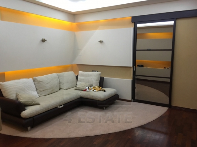 Представительский офис с отдельным входом и мебелью, м.Смоленская.