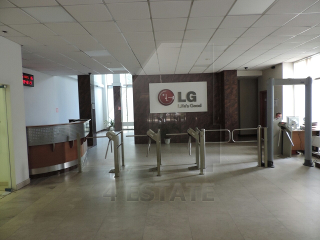 Аренда здание или офисов класса В, м.Киевская.