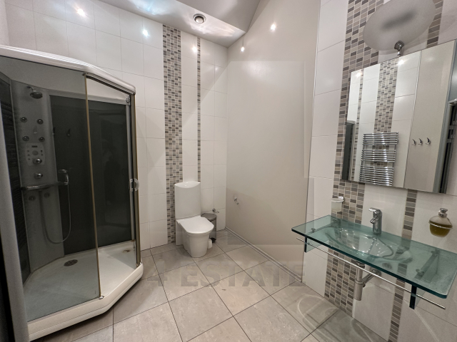 Предлагается на продажу презентабельный особняк класса А, м.Чистые пруды.