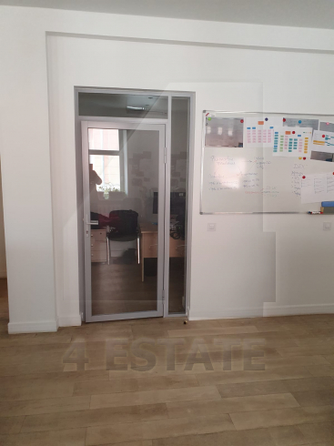 Помещение с отдельным входом, м.Курская.