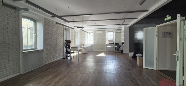 Аренда презентабельного особняка класса В+, м.Курская.