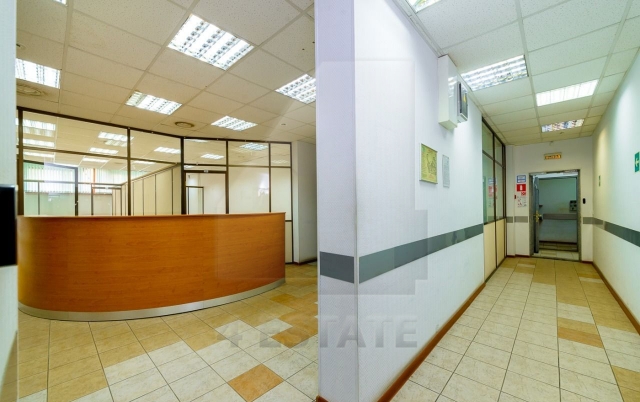 Продажа банковского помещения в элитном жилом доме, м.Кропоткинская.