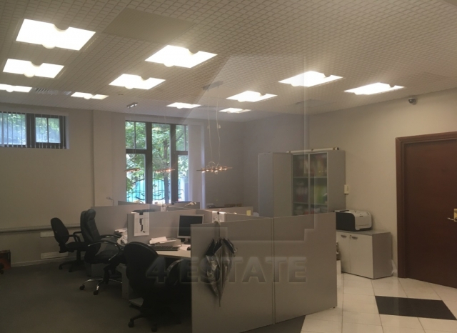 Представительский офис с отдельным входом и мебелью, м.Смоленская.