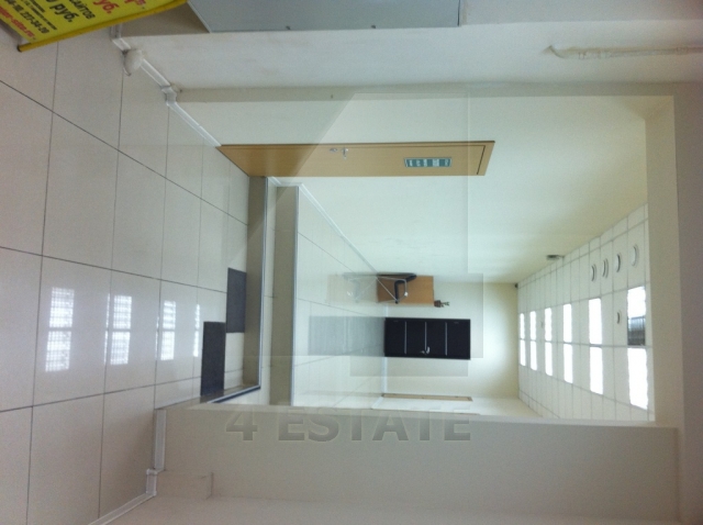 Продажа этажа в торгово-офисном центре,м. Пролетарская.