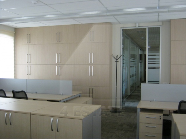 Продажа банковского особняка класса А, м.Менделеевская.