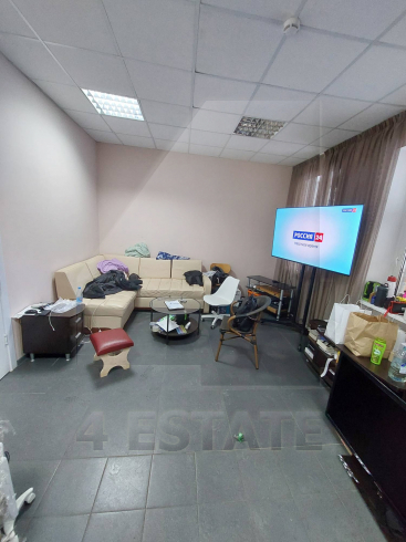 Аренда отдельно стоящего особняка с большой территорией, м.Динамо.