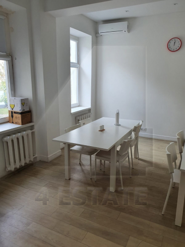 Помещение с отдельным входом, м.Курская.