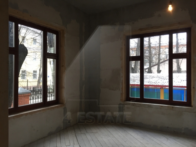 Аренда реконструированного здания класса А, м.Достоевского.