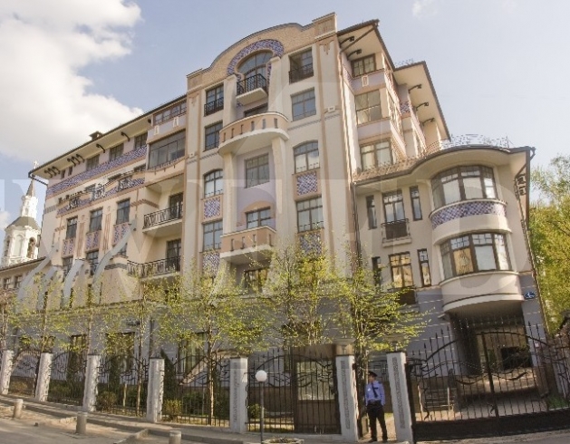 Представительский офис с отдельным входом и мебелью, м.Смоленская.