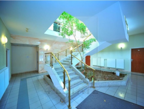 Продажа презентабельного офиса с отдельным входом, м.Студенческая.