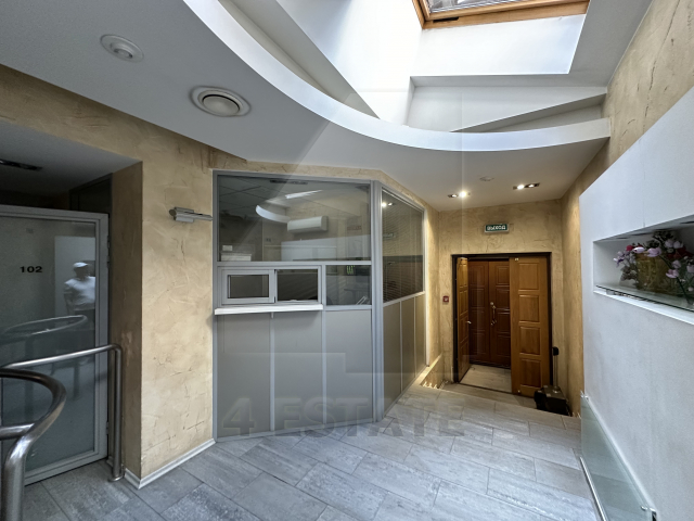 Предлагается на продажу презентабельный особняк класса А, м.Чистые пруды.