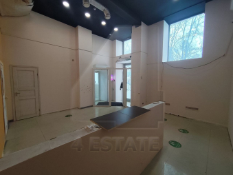 Торговое помещение в аренду, м.Достоевская.