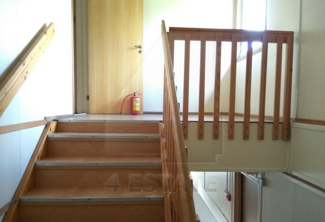 Отдельно стоящий особняк с парковкой, м.Достоевская.