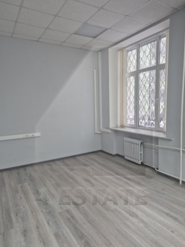 Офисное здание классса В, м. Улица 1905 г.