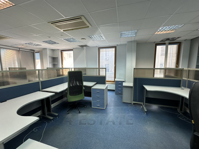 Предлагается на продажу презентабельный особняк класса А, м.Чистые пруды.