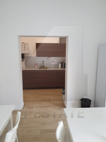 Помещение с отдельным входом, м.Курская.