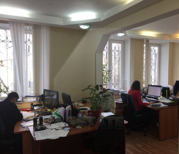 Продажа презентабельного особняка(можно банк), м.Цветной б-р.